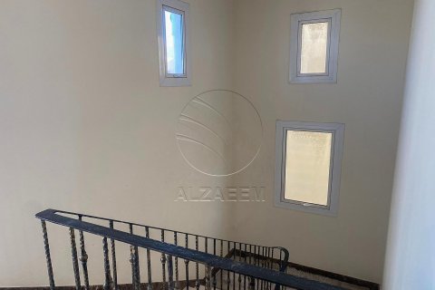 Villa de 5 dormitorios en Al Qurm, UAE No. 90981 3