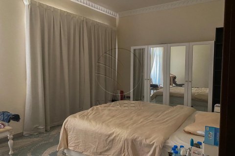 Villa de 5 dormitorios en Al Qurm, UAE No. 90981 16