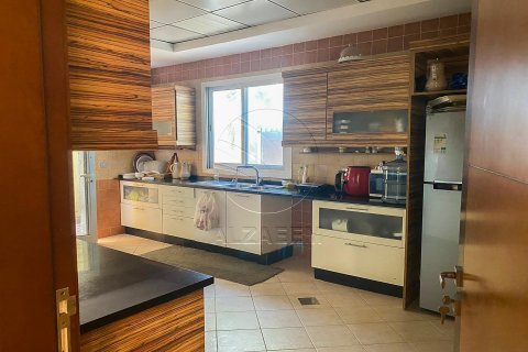 Villa de 5 dormitorios en Al Qurm, UAE No. 90981 13
