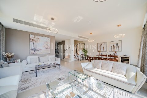 Villa de 4 dormitorios No. 118840 5