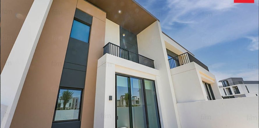 Villa de 3 chambres à Dubai, UAE No. 203174