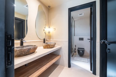 5 bedrooms Villa in Dubai, UAE No. 146776 16