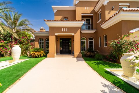 5 bedrooms Villa in Dubai, UAE No. 146776 17