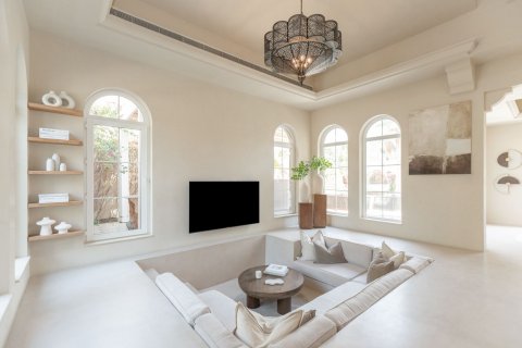 5 bedrooms Villa in Dubai, UAE No. 146776 6