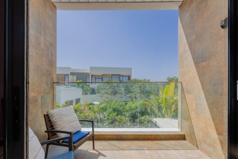 Вилла с 4 спальнями в Дубай, ОАЭ №146773 11