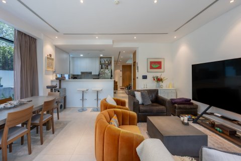 Вилла с 4 спальнями в Дубай, ОАЭ №146773 3