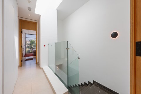 Вилла с 4 спальнями в Дубай, ОАЭ №146773 8