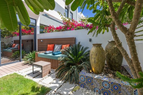 Вилла с 4 спальнями в Дубай, ОАЭ №146773 25