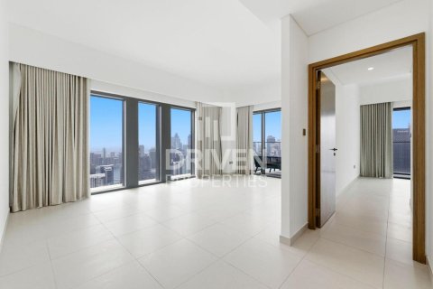 Квартира с 3 спальнями в Burj Royale, ОАЭ №192450 5