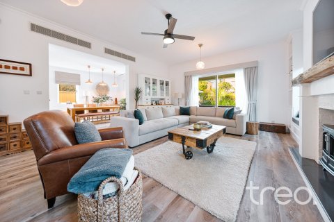 5 bedrooms Villa in Samara, UAE No. 183064 6