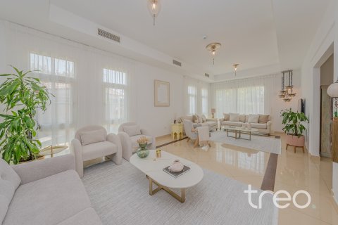 Villa de 5 dormitorios en Mudon, UAE No. 183067 3