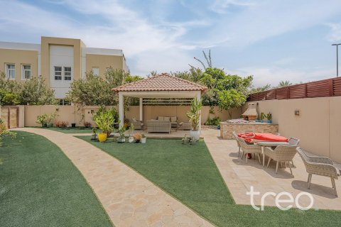 Villa de 5 dormitorios en Mudon, UAE No. 183067 7