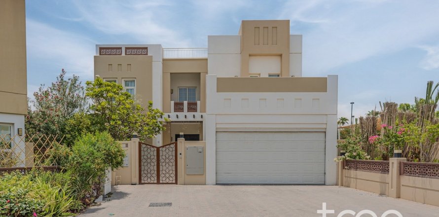 Villa de 5 dormitorios en Mudon, UAE No. 183067
