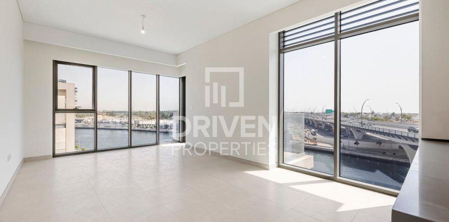 Apartment de 2 dormitorios en Al Wasl, UAE No. 189694