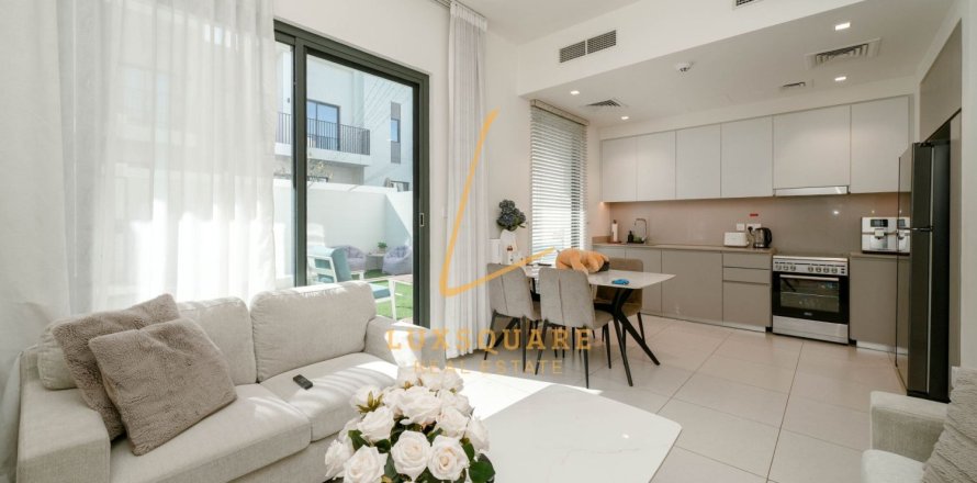 3 bedrooms Villa in Dubai South (Dubai World Central), UAE No. 151285