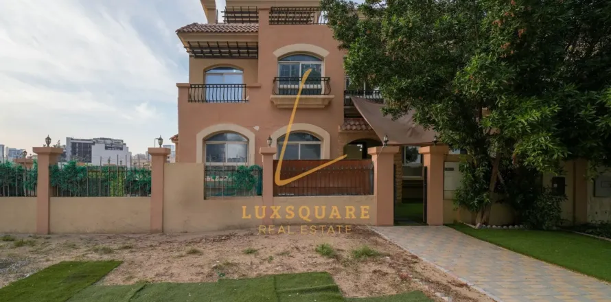 3 bedrooms Villa in Jumeirah Village Circle, UAE No. 151283