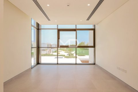 4 bedrooms Villa in Abu Dhabi, UAE No. 43895 41