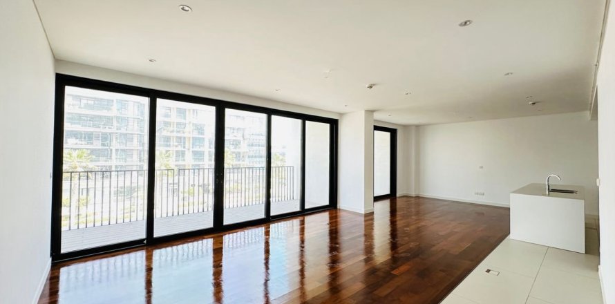 Квартира с 3 спальнями  №126202