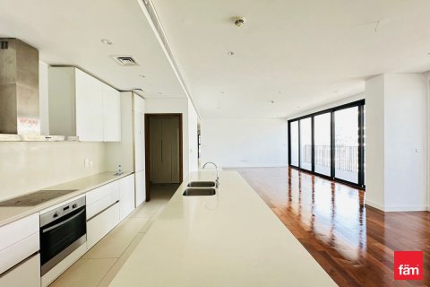 Квартира с 3 спальнями  №126202 4