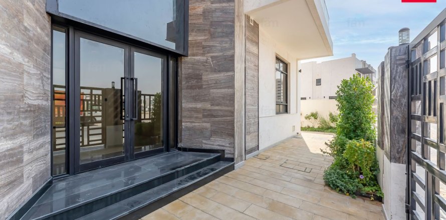 Villa de 5 dormitorios en Al Furjan, UAE No. 126200