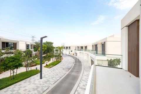 4 bedrooms Townhouse in District One, UAE No. 190561