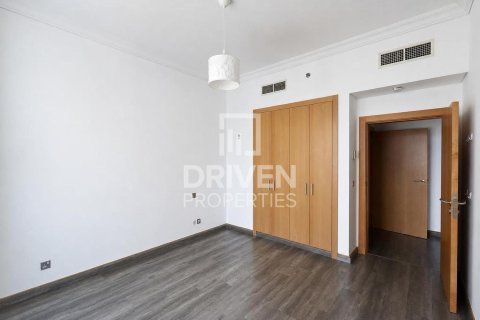 Квартира с 3 спальнями в Shoreline Apartments, ОАЭ №190180 11