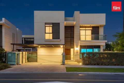 Villa de 5 dormitorios No. 126605 2