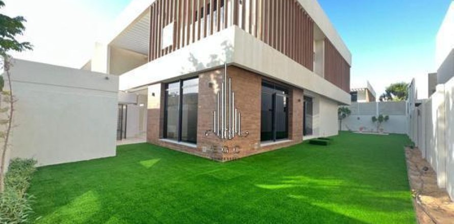 Villa de 5 dormitorios en Yas Island, UAE No. 35492