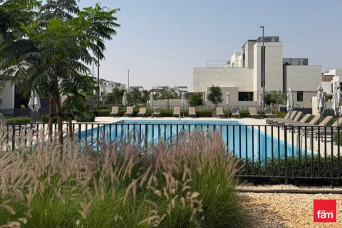 Villa de 4 chambres à Dubai, UAE No. 161008
