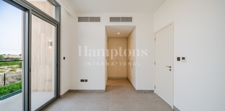 Villa de 3 chambres à Ruba, UAE No. 208125