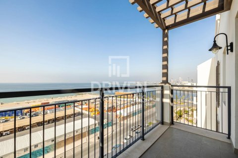 Apartment de 2 dormitorios en La Mer, UAE No. 189952