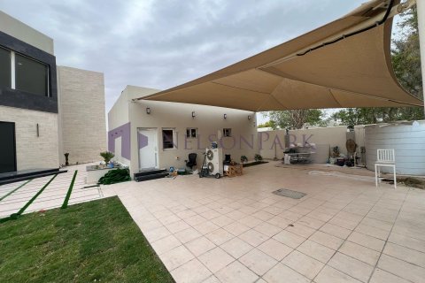 7 bedrooms Villa in Doha, Qatar No. 58075 20