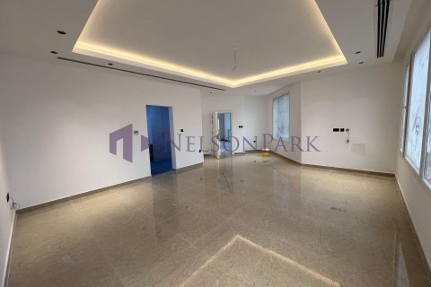 7 bedrooms Villa in Doha, Qatar No. 58075 2