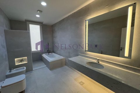 7 bedrooms Villa in Doha, Qatar No. 58075 16