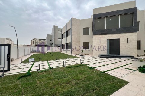 7 bedrooms Villa in Doha, Qatar No. 58075 18