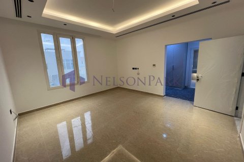 7 bedrooms Villa in Doha, Qatar No. 58075 26