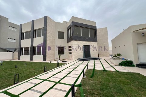 7 bedrooms Villa in Doha, Qatar No. 58075 19