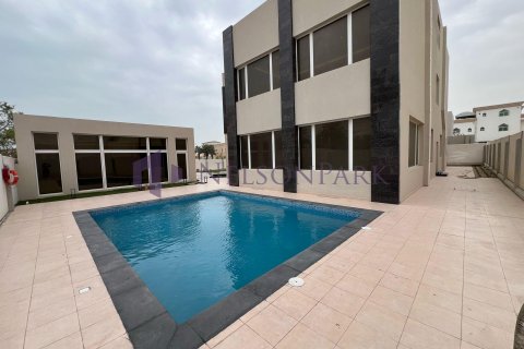 7 bedrooms Villa in Doha, Qatar No. 58075 1