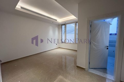 7 bedrooms Villa in Doha, Qatar No. 58075 6