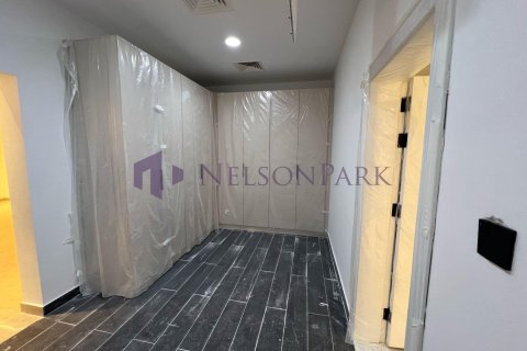 7 bedrooms Villa in Doha, Qatar No. 58075 9