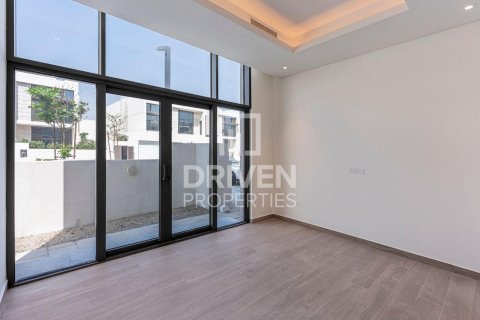 4 bedrooms Villa in District One, UAE No. 192397 11