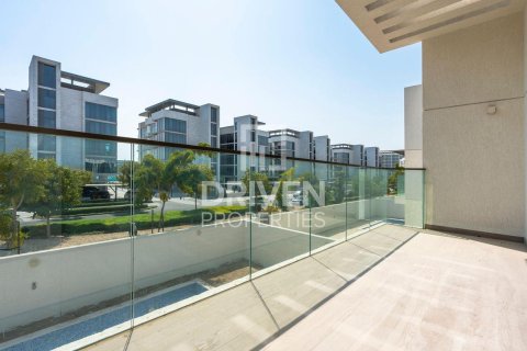 4 bedrooms Villa in District One, UAE No. 192397 6