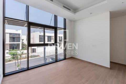 4 bedrooms Villa in District One, UAE No. 192397 15