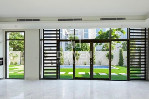 4 bedrooms Villa in District One, UAE No. 192397 9