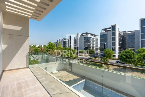 4 bedrooms Villa in District One, UAE No. 192397 4