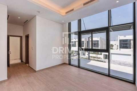4 bedrooms Villa in District One, UAE No. 192397 13