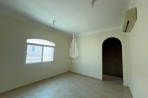 Villa de 5 chambres à Shakhbout City, UAE No. 42539 10