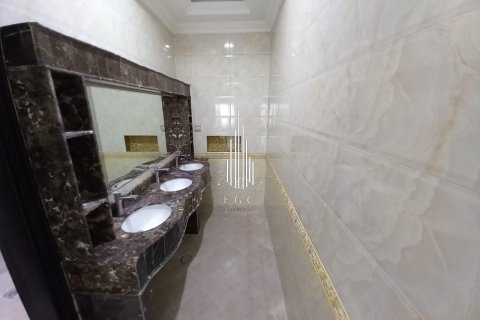 Villa de 9 chambres à Shakhbout City, UAE No. 42540 12