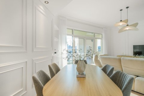 Apartment de 2 dormitorios en Shoreline Apartments, UAE No. 62004 1
