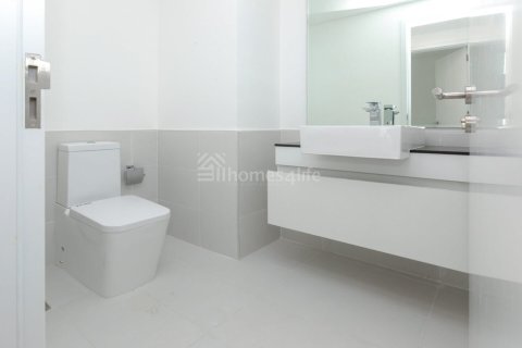 2 bedrooms Apartment in Dubai, UAE No. 143109 9